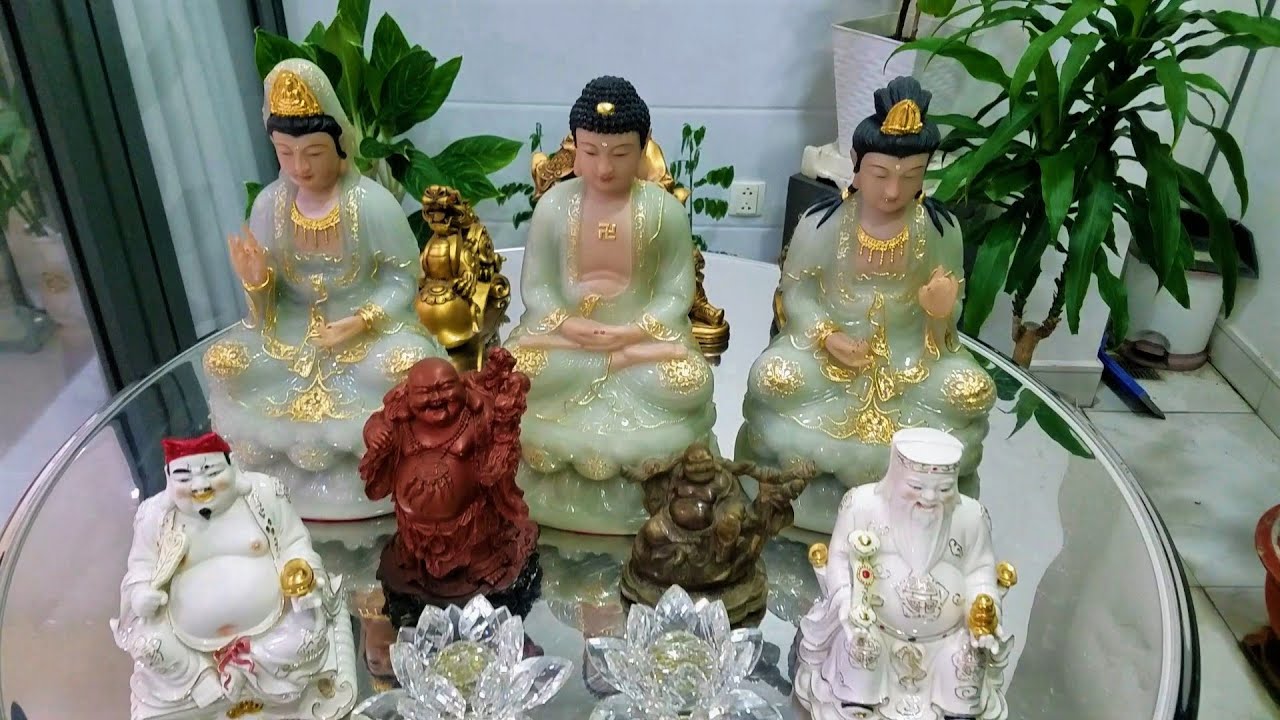 Đ&oacute;n TẾT Lau Dọn B&agrave;n Thờ, Rửa Tượng Tẩy Trần, R&uacute;t Ch&acirc;n Nhang.