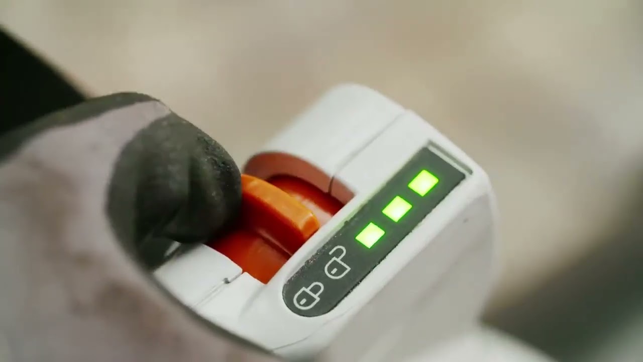 STIHL akumulatorski profesionalni puhač BGA 100