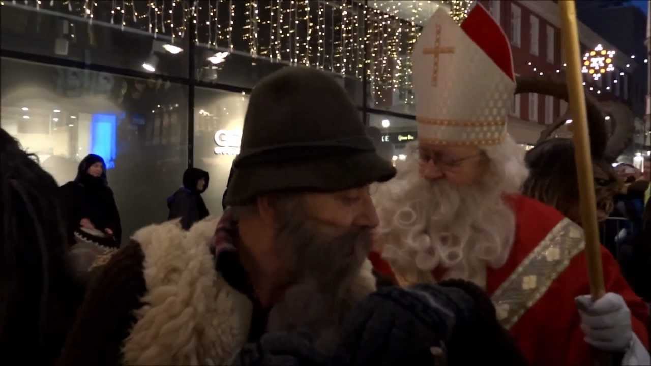 Nikolaus mit Perchten, unterwegs in Linz