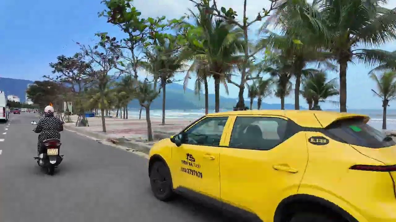 Even the Locals love it. Riding Along Da Nang Beach 🇻🇳 Cloudy Afternoon Scooter Ride to Lady Buddha