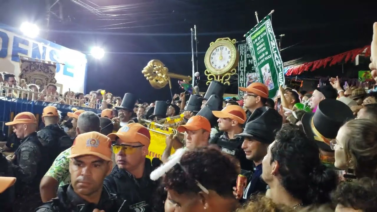 Homem da Meia-Noite chegando a sede do Cariri Olindense - Carnaval 2023