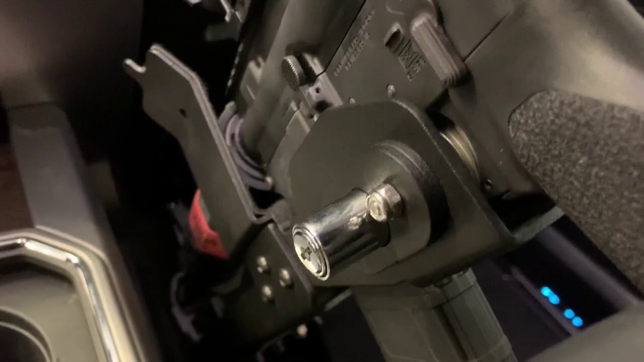 GunMount locking AR-15 vehicle mount lock function