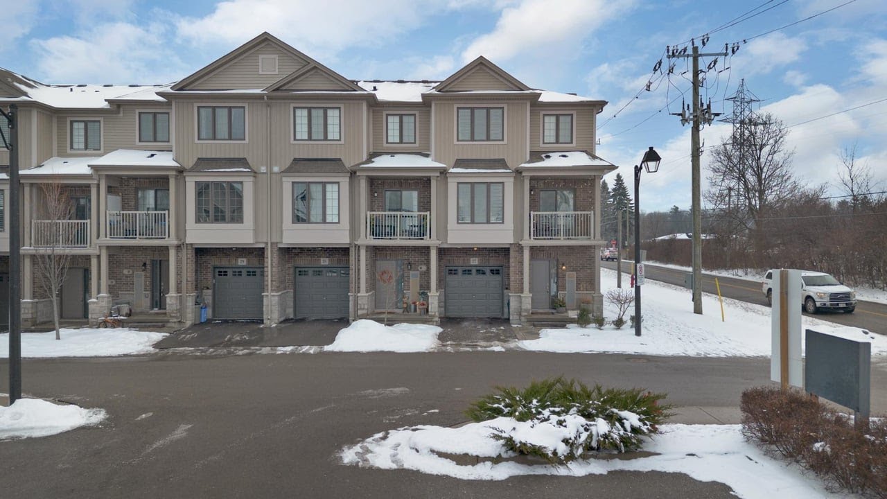 377 Glancaster Rd, Hamilton, ON