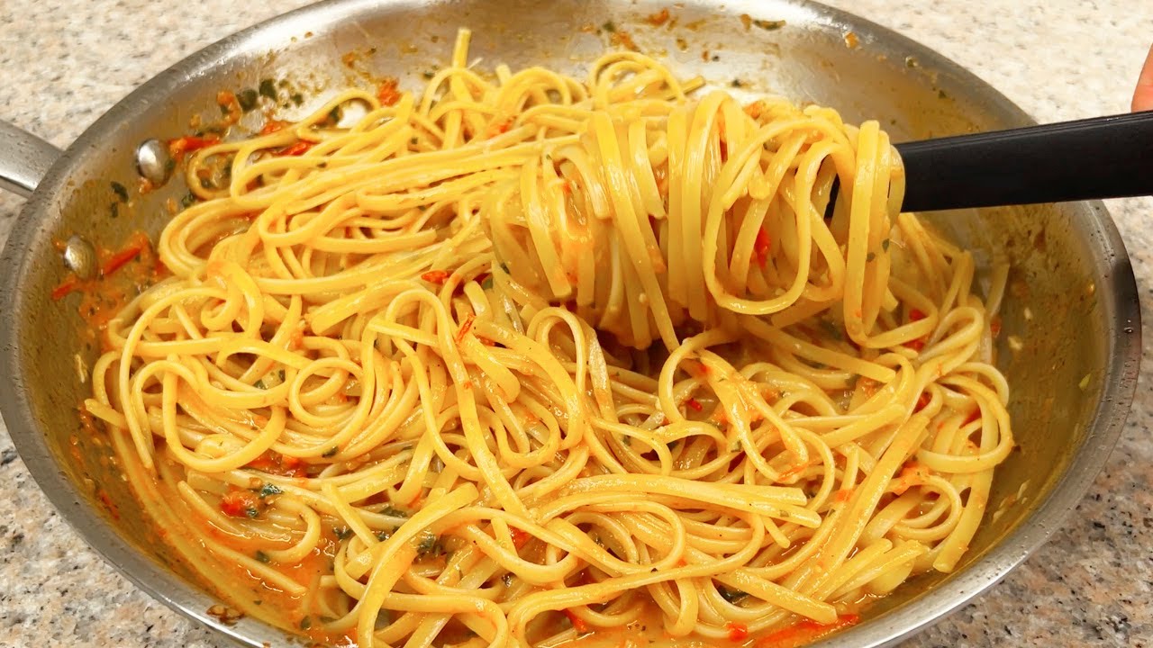 Dies ist ein so lecker Vegetarische Pasta Rezept, dass ich es den ganzen Sommer koche! In 5 Minuten!
