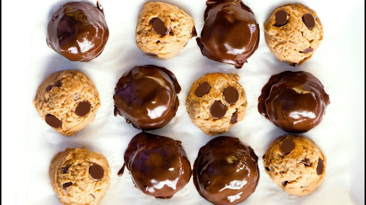 {SECRET INGREDIENT} Chocolate Chip Cookie Dough Truffles!