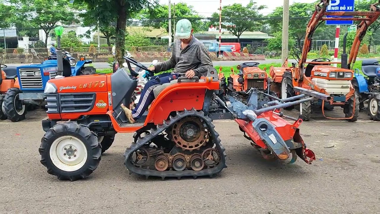 Máy cày bánh xích Nhật bãi mới về.