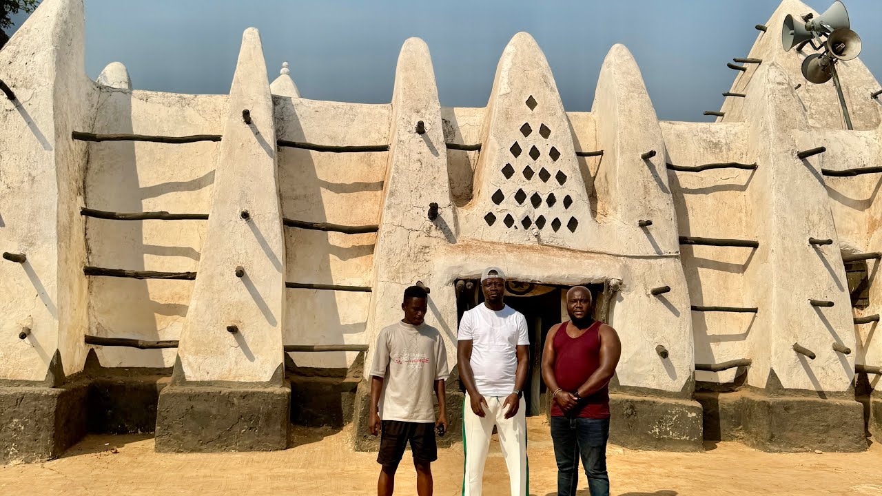 The Oldest Mosque in Ghana (Larabanga) & the story behind it