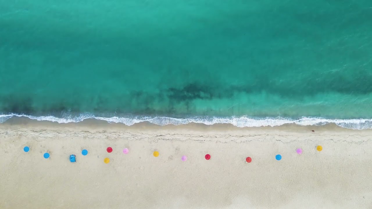Crystal Blue Water Beach | 4K Relaxing Screensaver