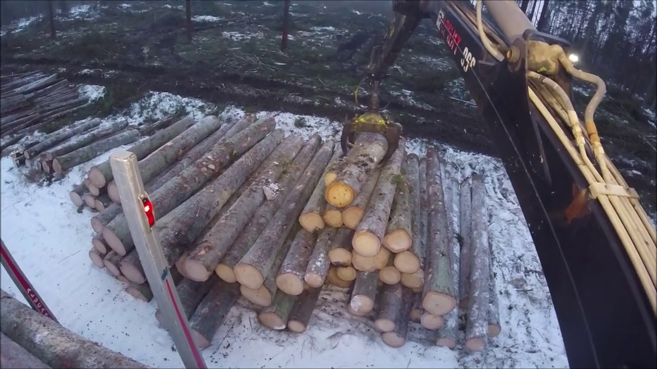 Loading spruce salary with Loglift 96S