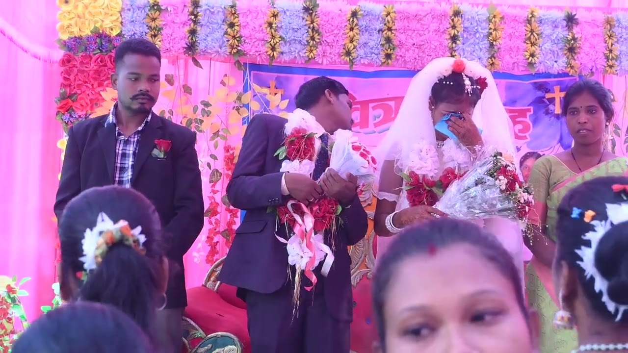 पवित्र विवाह : रेयाड़न संग उर्सेला.........स्वागत .......सोगड़ा