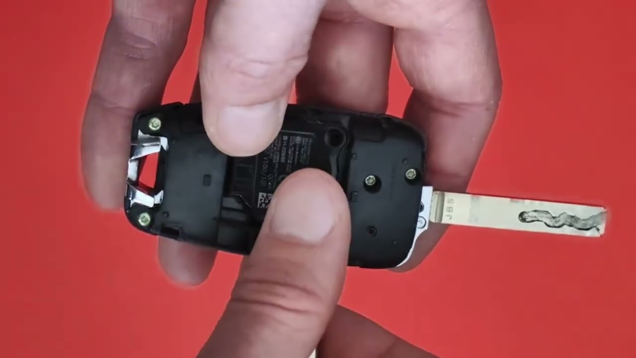 Hyundai Tucson 2021 Key Battery CR2032 replacement. Wymiana baterii w kluczyku. Pilot change Battery