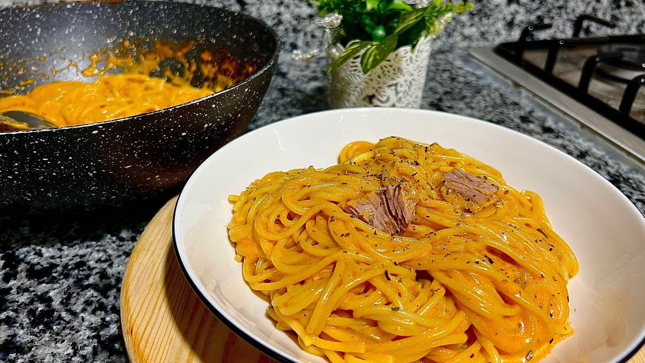 سباكيتي بالصلصة الوردية والطون لذيذة بزااف وسهلة فالتحضير👌🏻Pasta pink sauce