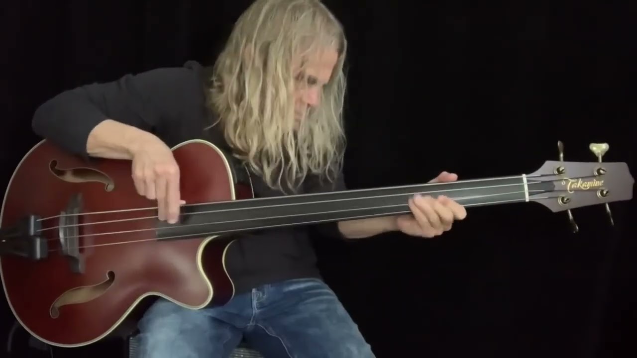 Тони Франклин • Игра на бас-гитаре Takamine TB10