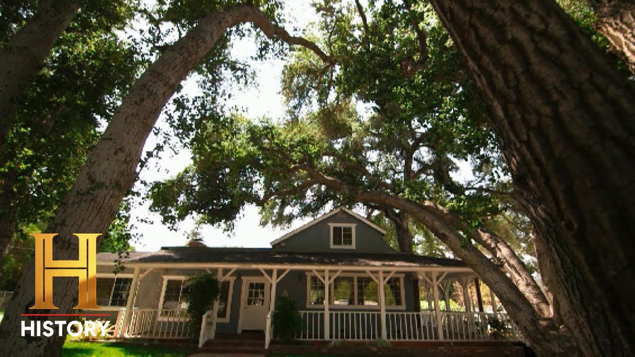 The Proof Is Out There: A UFO Hunter's SHOCKING Experience | Exclusive | History