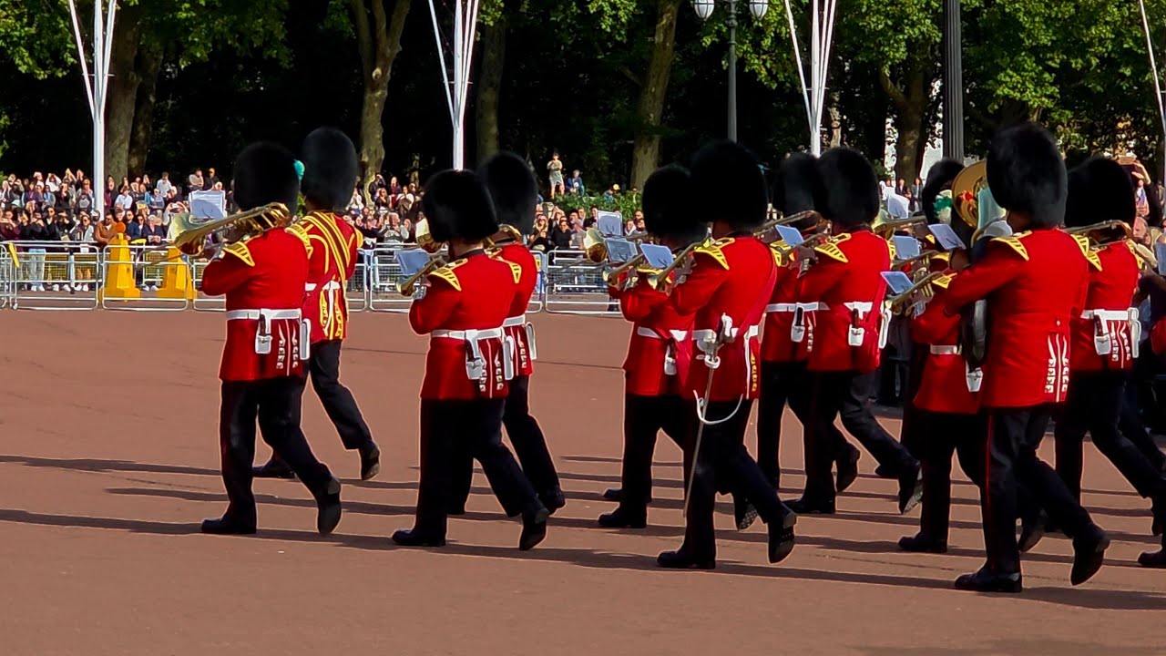 A Timeless Ceremony &mdash; Changing of the Guard, Buckingham Palace