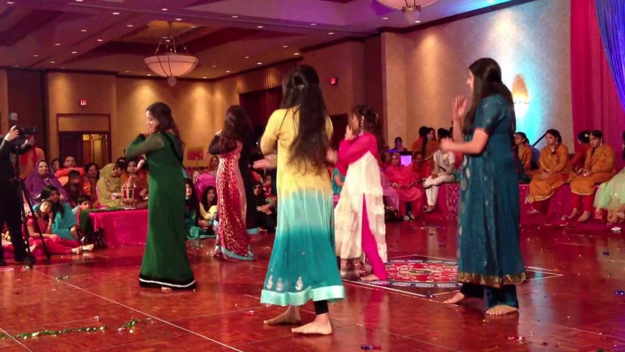 Faria's Mehndi Dance