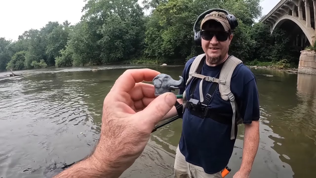 Metal Detecting River Below An Old Historic Bridge: Silver Coins, Relics, Rings, Elephants!