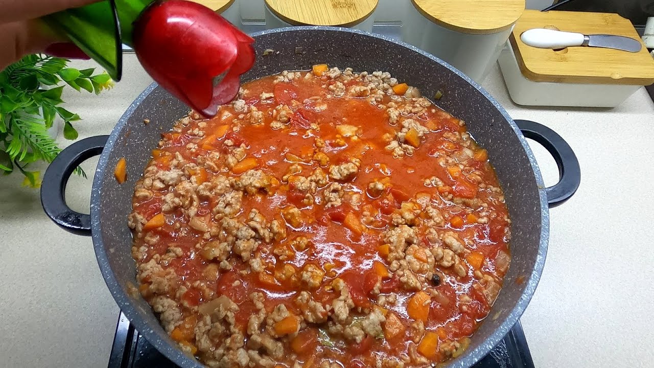 Pyszny SOS BOLOGNESE 🍝 Ten przepis pokocha każdy! | PALCE LIZAĆ