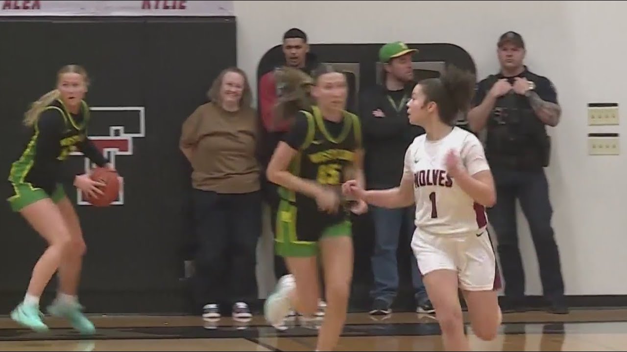 Tualatin girls and boys basketball programs’ bond stands above the rest