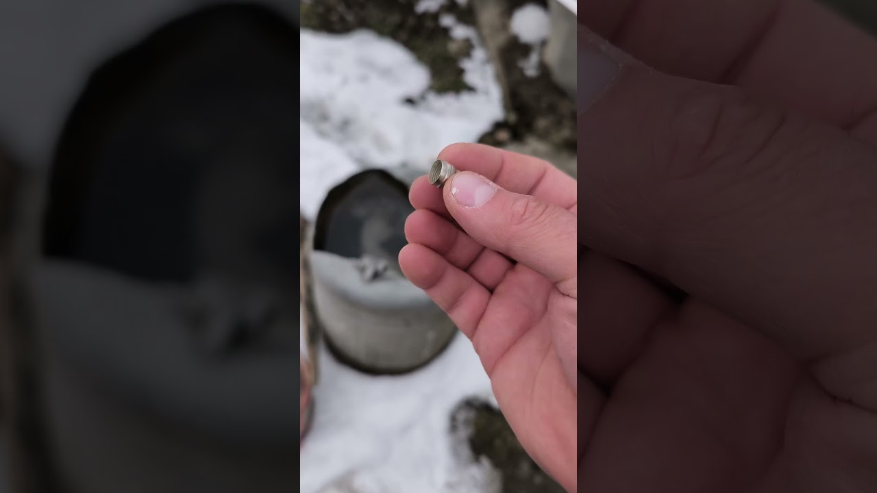 How to throw antenna cable nut into the water #tutorial #absurd #uselessthings #experiment