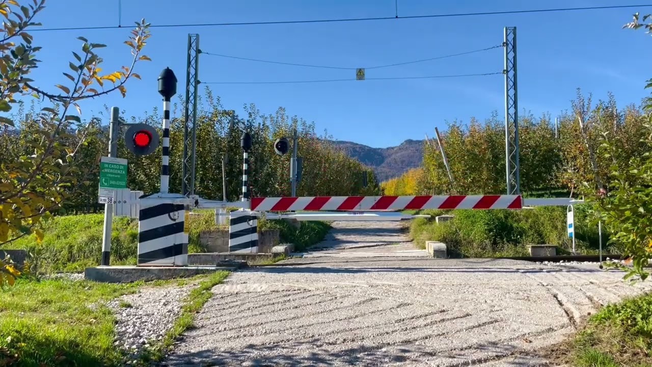 Bahnübergang Tassullo (I) 