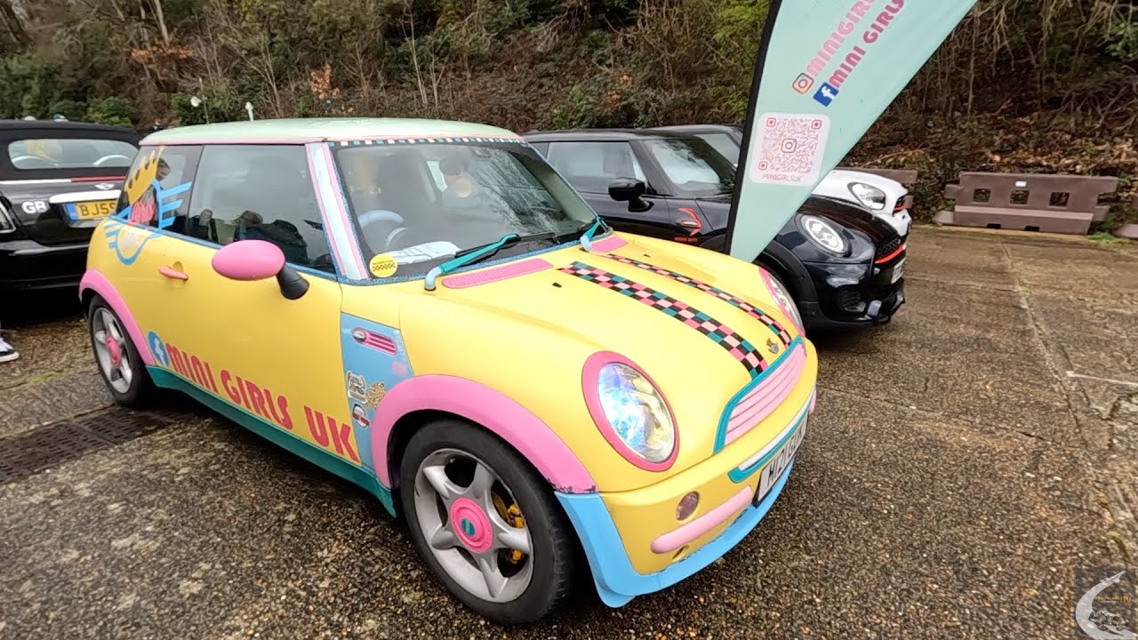 Brooklands Mini Day '23. Mini Girls UK