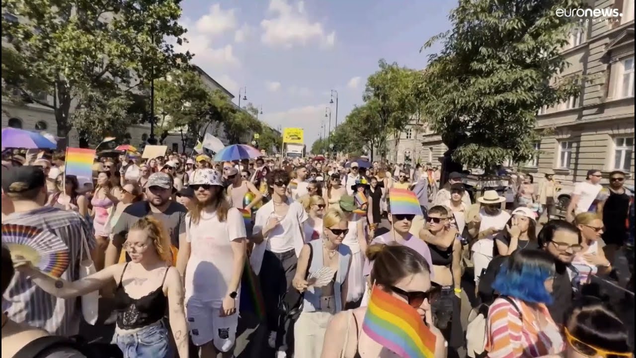 Mii de participanți la Parada Pride din Budapesta