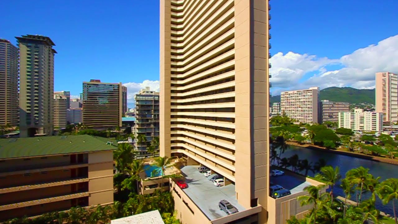 445 Kaiolu St #1206, Honolulu, HI 96815