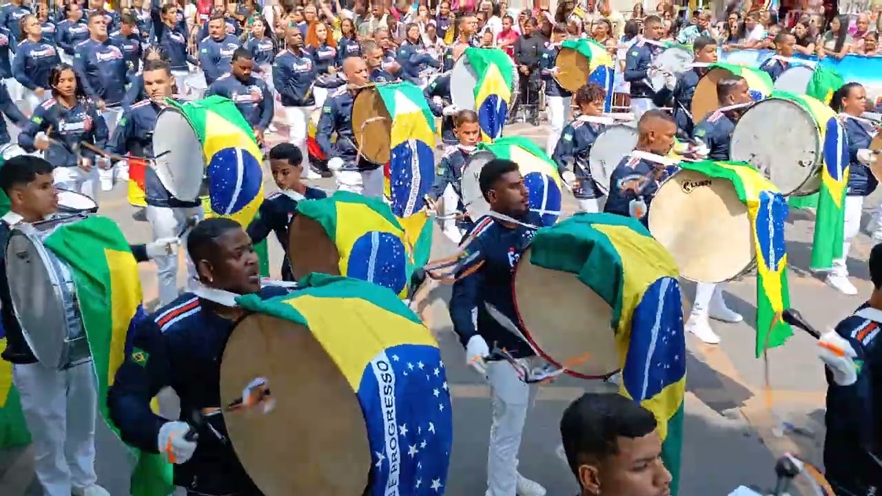 ESCOLA ESTADUAL ALFREDO SÁ, FICANDO EM 1* LUGAR NA AVENIDA 07/09/2024,EM TEÓFILO OTONI MINAS GERAIS.