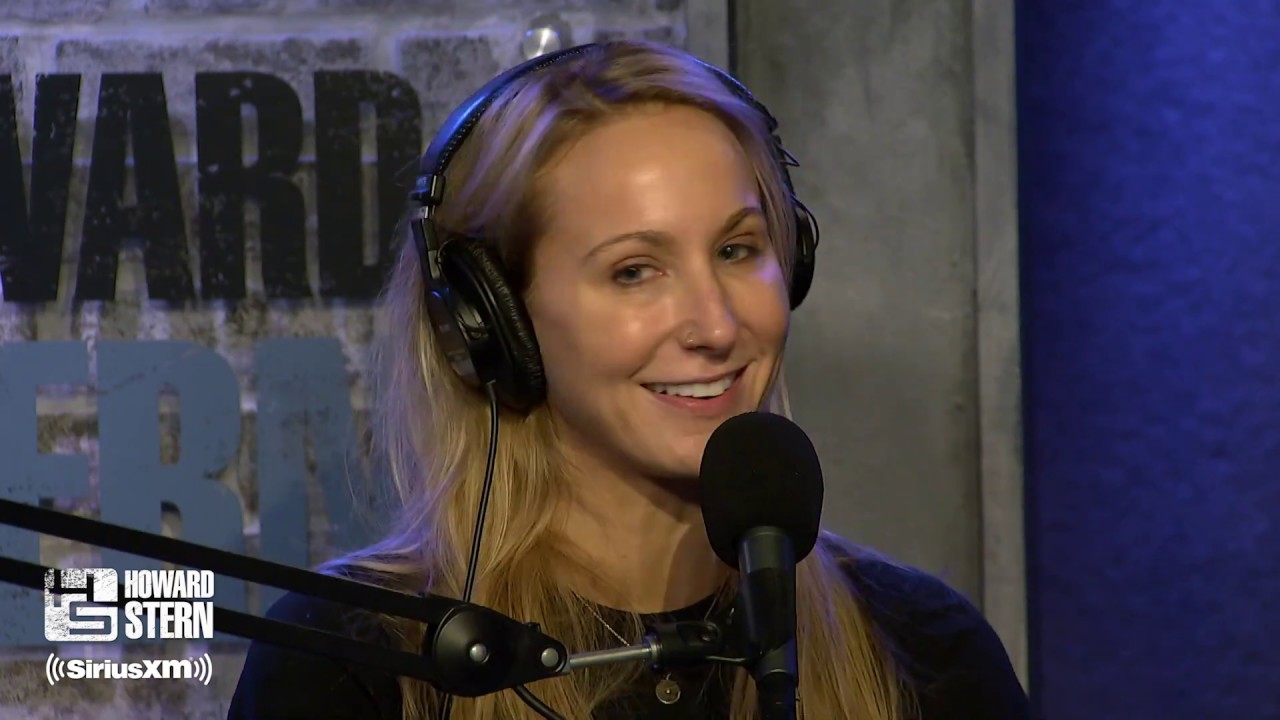 Nikki Glaser Unfollows Bobo on Twitter Live in the Stern Show Studio