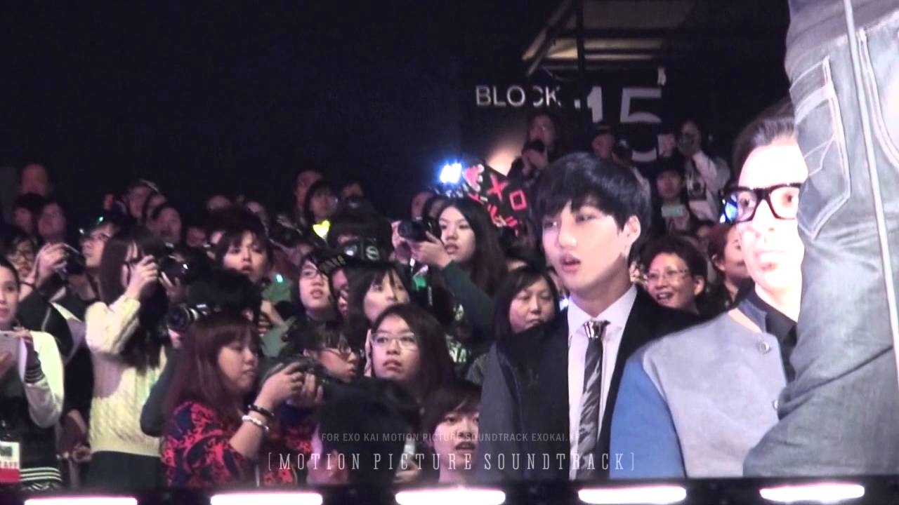 131122 2013 MAMA 비 선배님 무대 관람하는 종인이