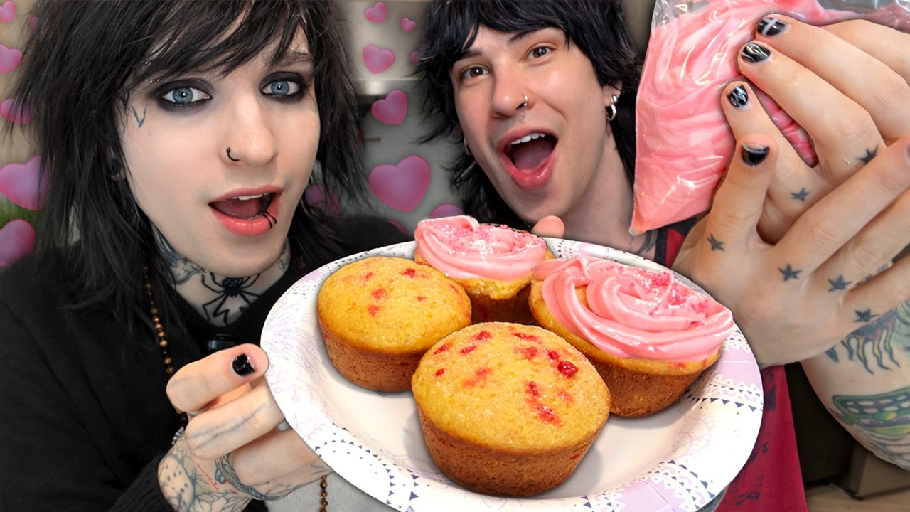 Baking Valentine's Day Cupcakes! w/Johnnie