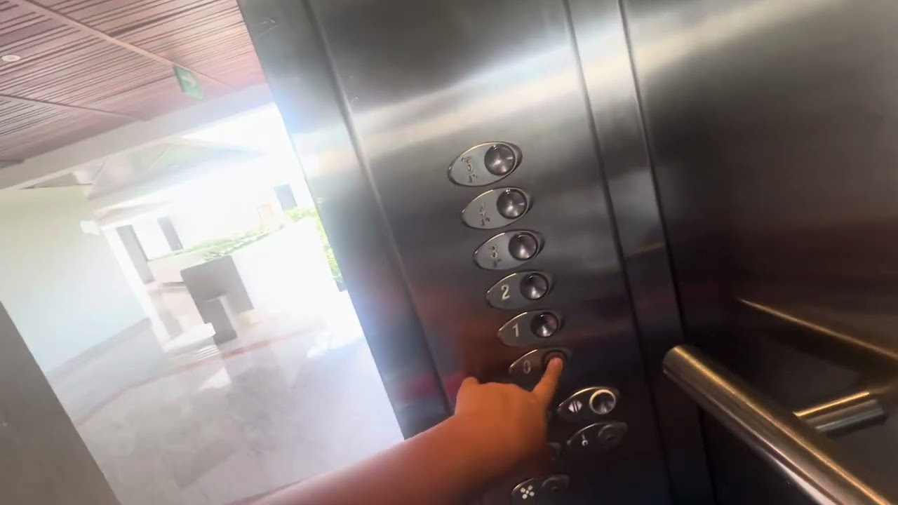 Kone M Series (Mb Otis Gen2) Traction Elevator at Pyramid 4 Paradisus Cancún Zona Hotelera QROO MX