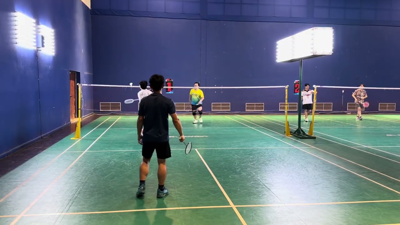 ตีแบด คู่เอ สนามแบดกองบิน 23
