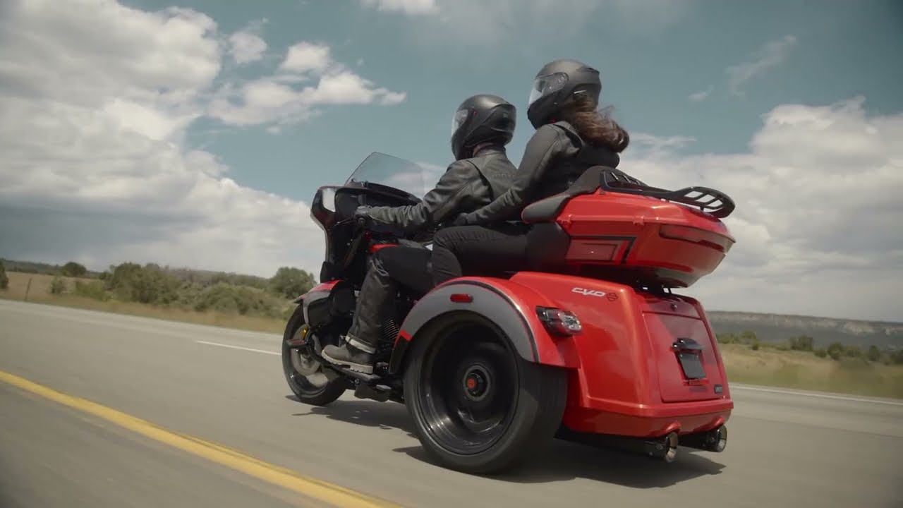 2026 CVO Street Glide 3 Limited | Flyaround