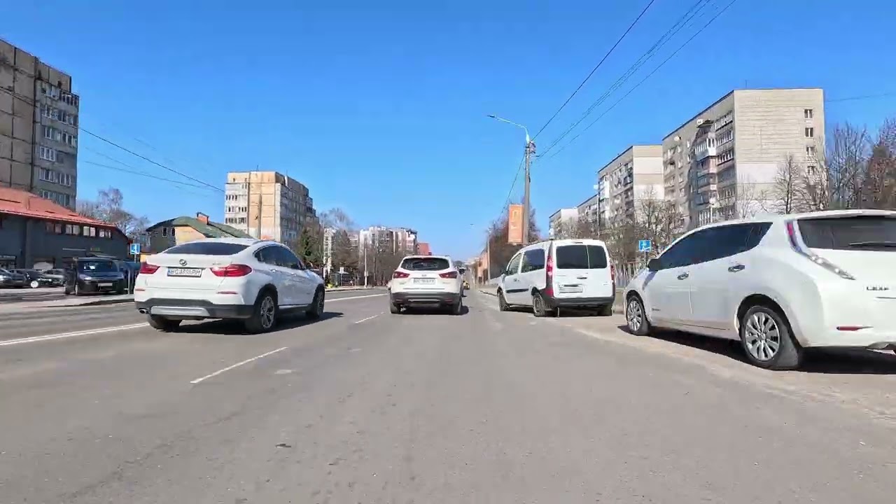 Львів — настала справжня весна, їду на знамениту Чортову скелю, щоб подивитися на будівництво. 