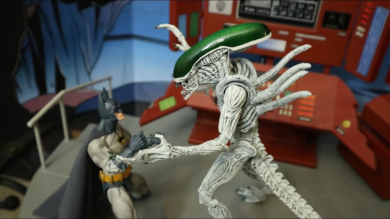 Neca Batman vs Aliens 2 Pack NYCC Exclusive Joker Alien Action Figure Review & Comparison