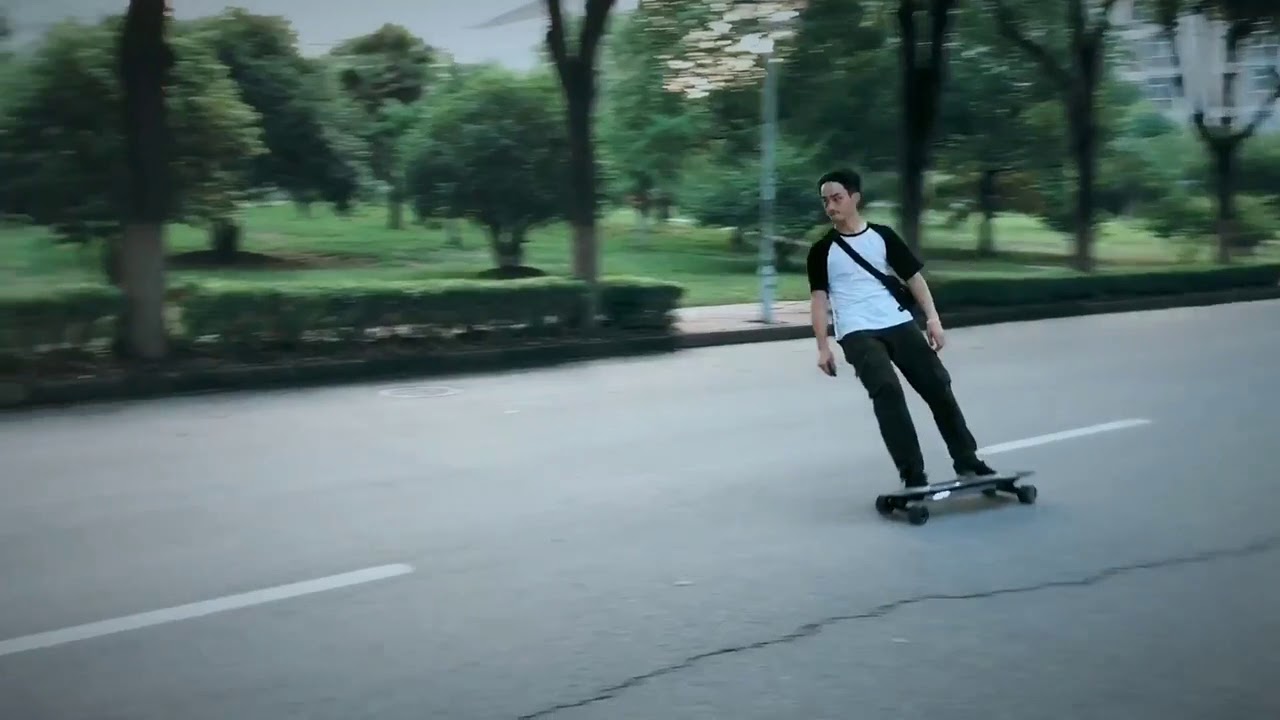 skate electric SERPENT W in action kuickwheel