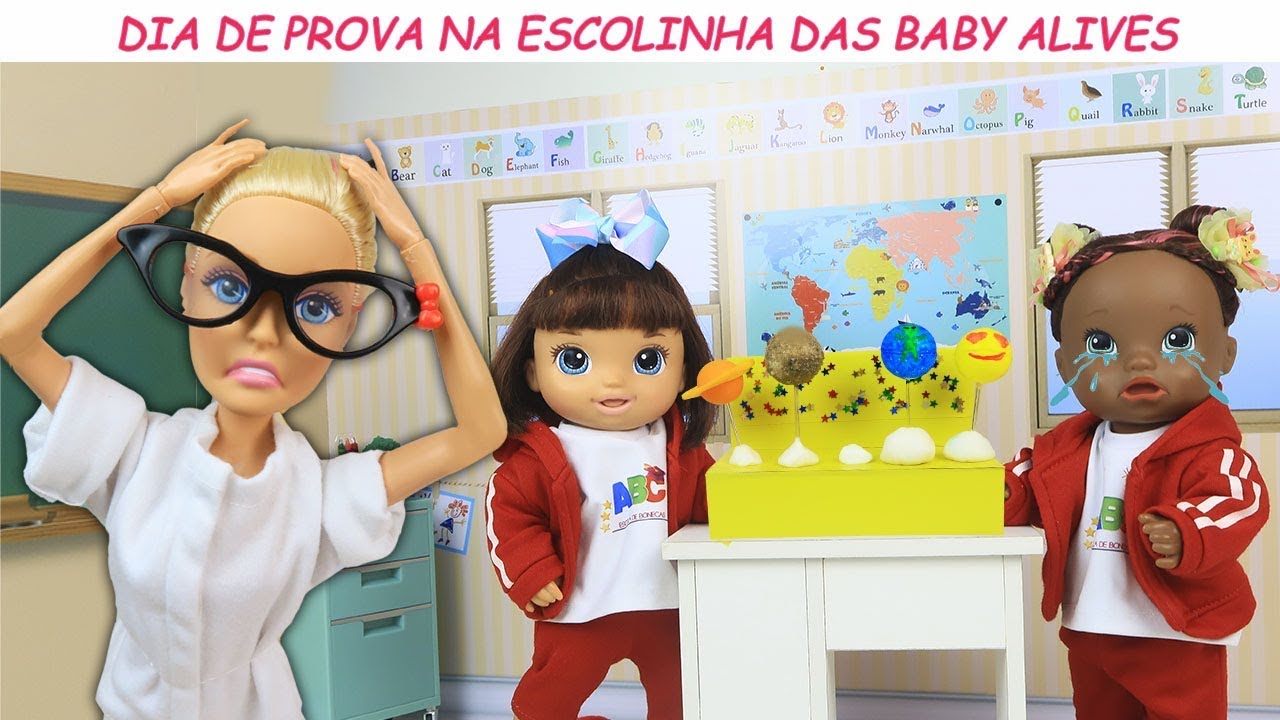 DUDA E IVE EM DIA DE PROVA NA ESCOLINHA! - Lilly Doll