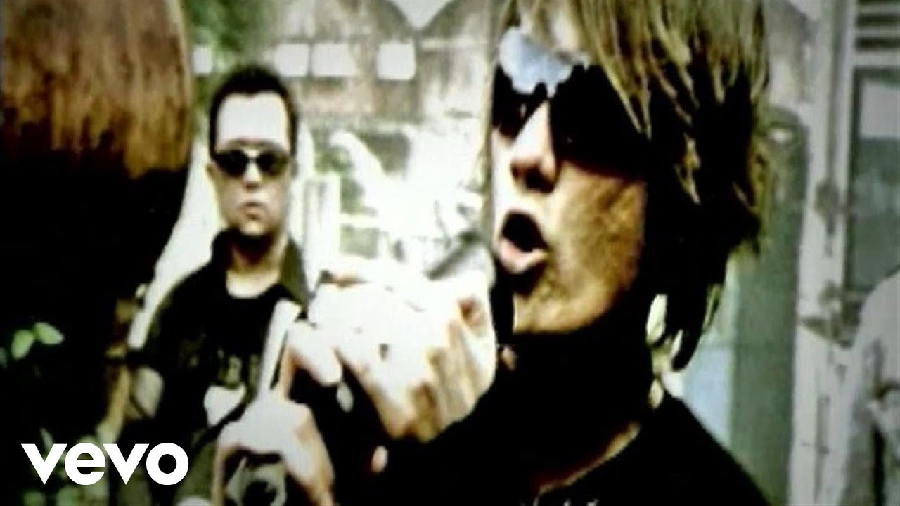 The Fly - Mencintaimu ( Keangkuhanku ) (VIDEO CLIP)