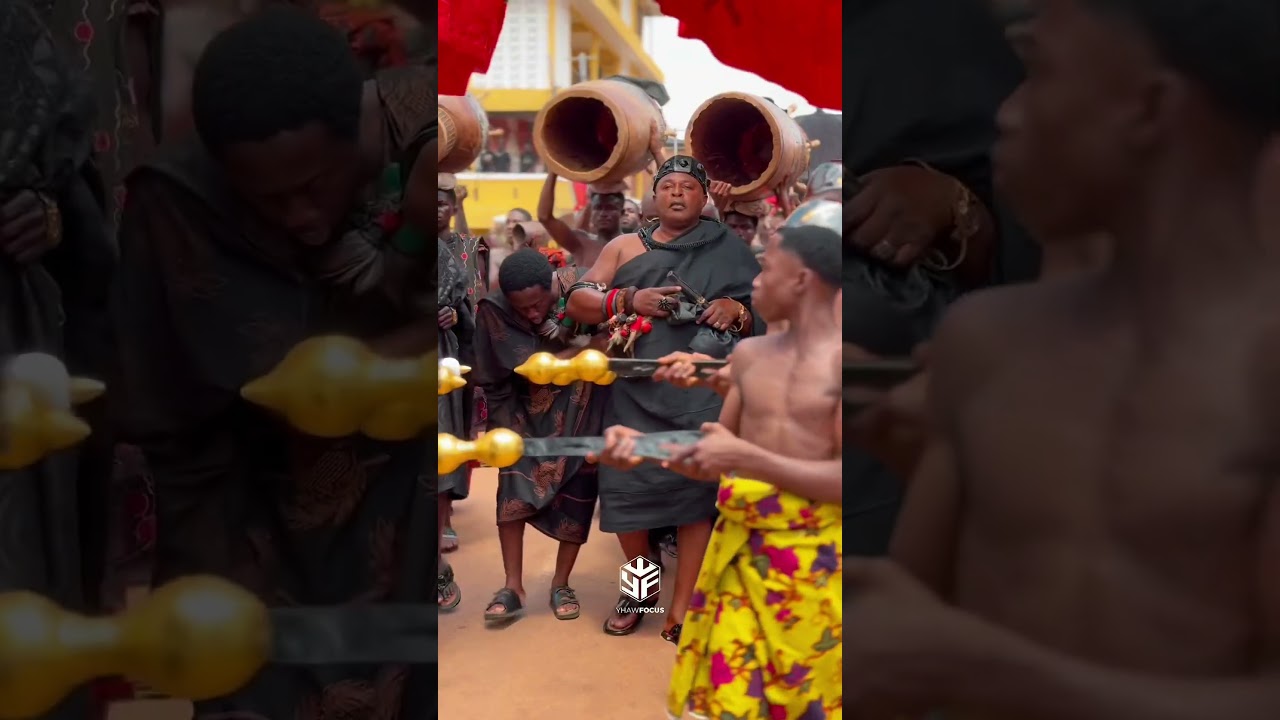 His Royal Majesty Otumfuo Osei Tutu Il at the funeral of Daasebre Osei Bonsu Il, Mampongmanhene