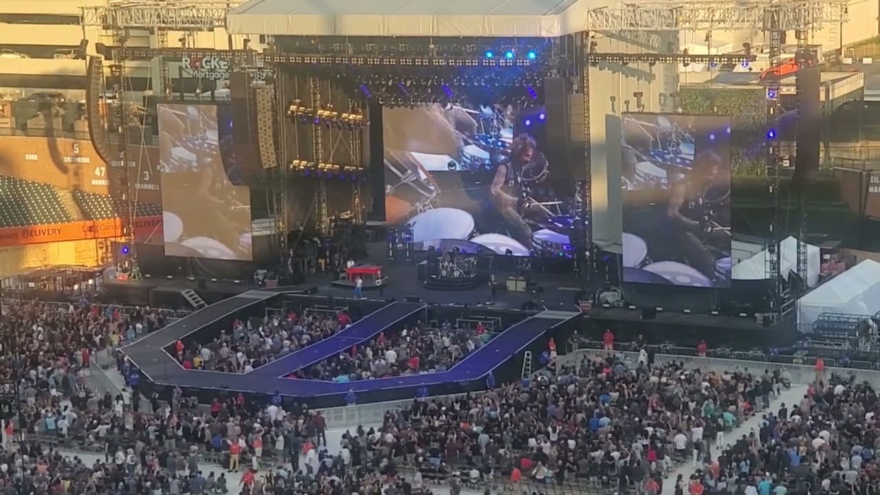 Journey - Open Arms Live - Comerica Park - 07/18/2024 - fan cam