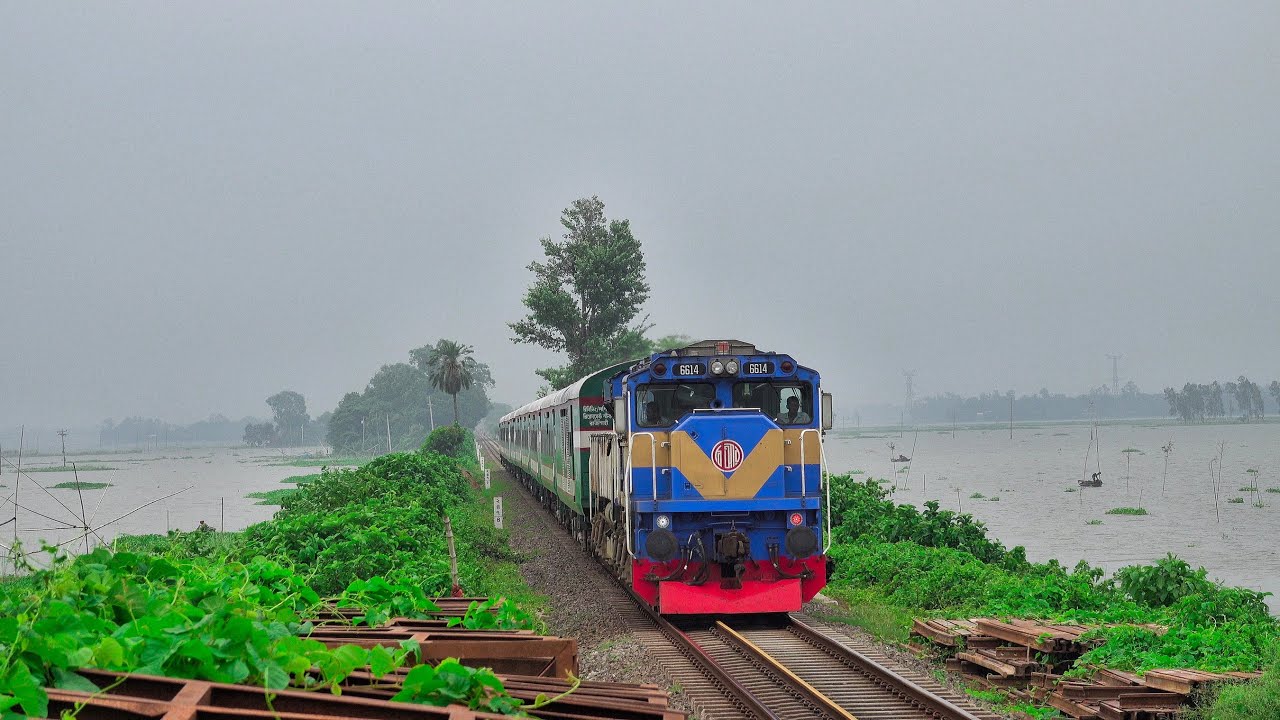Dhaka to Kolkata International Train Maitree Express going through the biggest wetland Chalan Beel
