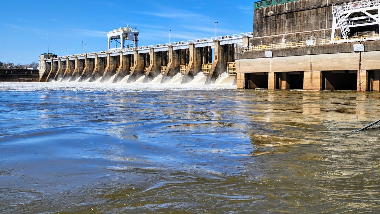 Fishing a Dam When The FLOOD GATES OPEN!! (Big fish)