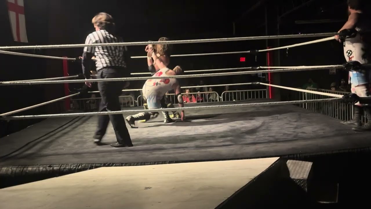 (DIS)Graceland vs The Anthony Express