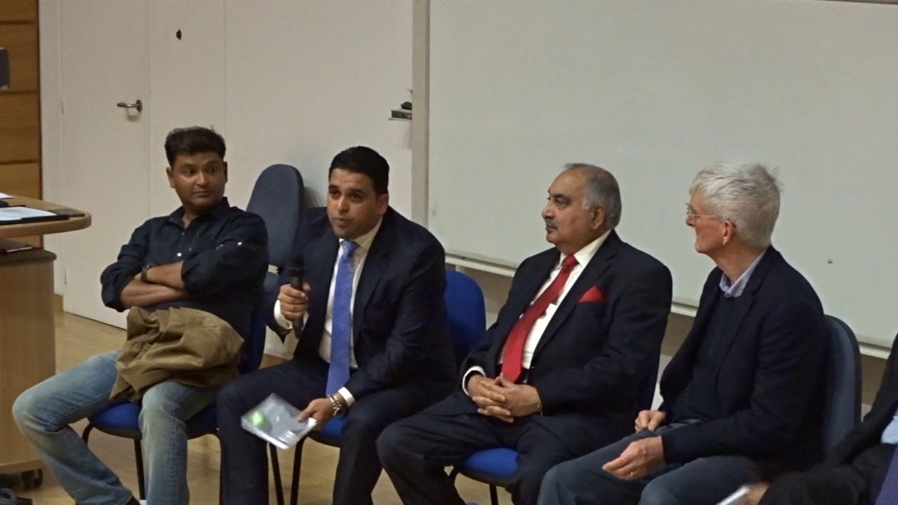 Junaid Qureshi (Director EFSAS) explaining UN Resolutions on Jammu&Kashmir at KIng's College London