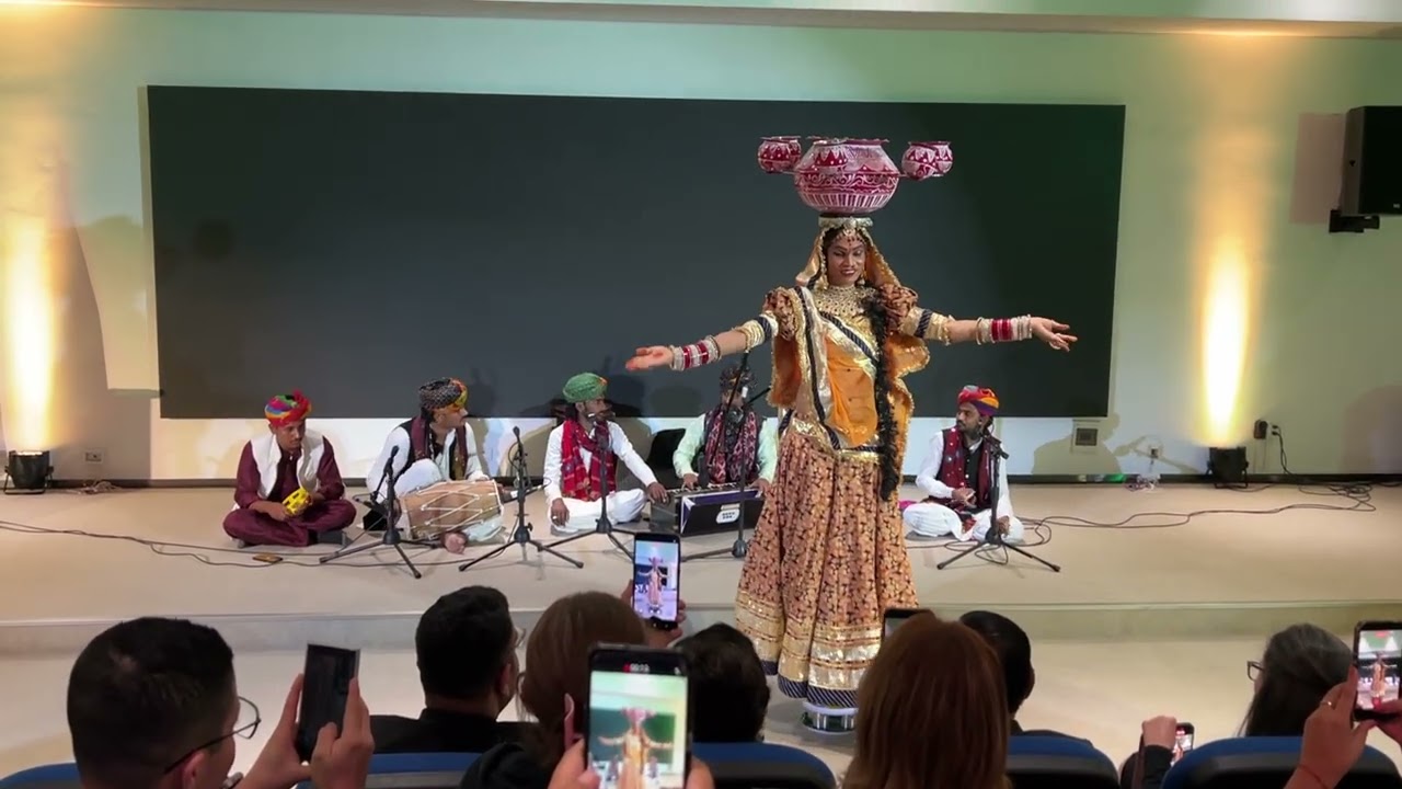 Dasnza tradicional INDIA
