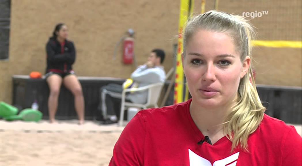 Ab in den Sand - Allianz MTV Stuttgart Mädels beim Beach Volleyball