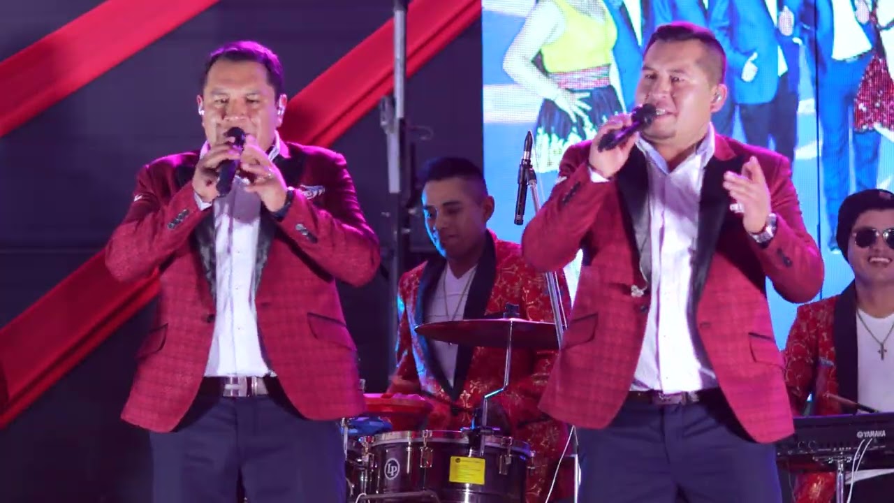 Los Cheveres De Cajamarca / Mix A Mis Años Me Enamoré  / En Vivo
