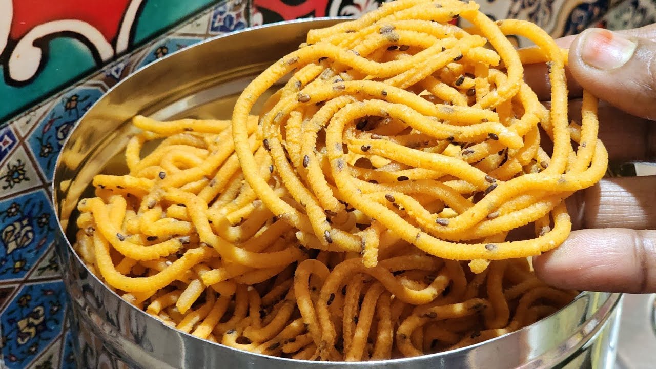 నువ్వల మురుకులు😋👌కొంచెం ఓపికతో చేసుకుంటే చాలా కమ్మగుంటాయి బైట కొనకుండా🥰 తప్పక ట్రై👍Nuvvula Murukulu 